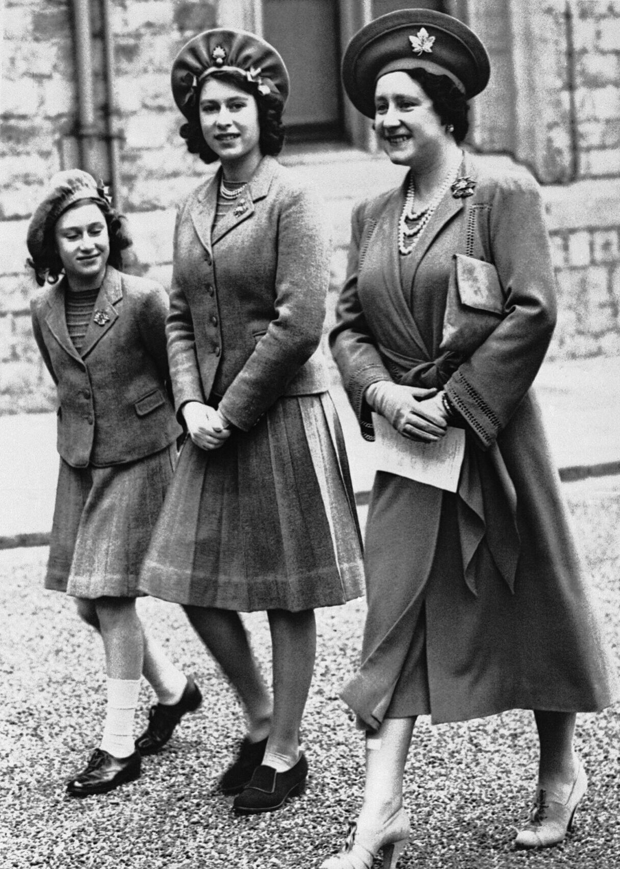 THE YOUNG HEIRESS- Britain-Queen's Style